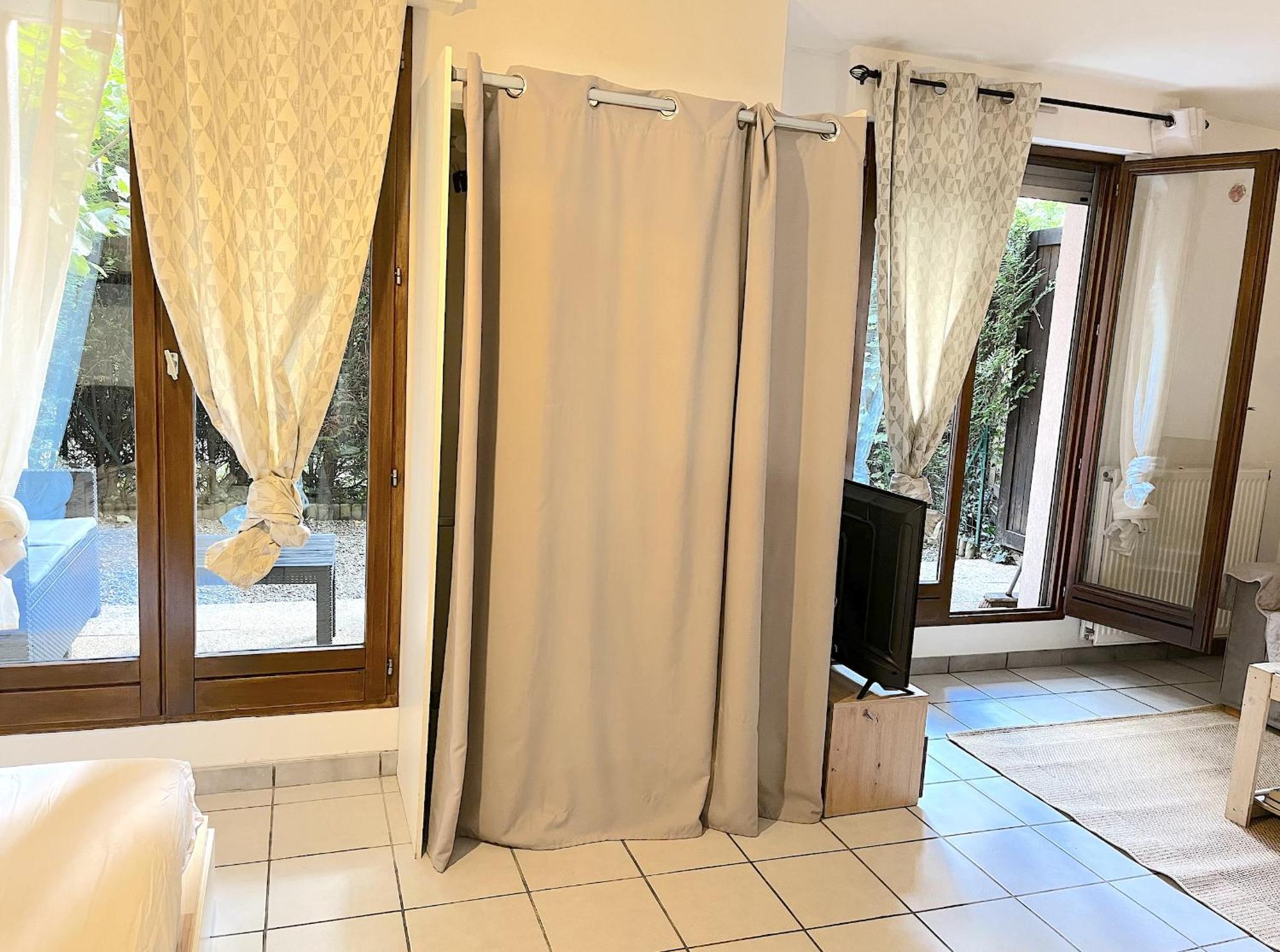 Apartament Joli Studio Avec Jardin Annecy Zewnętrze zdjęcie